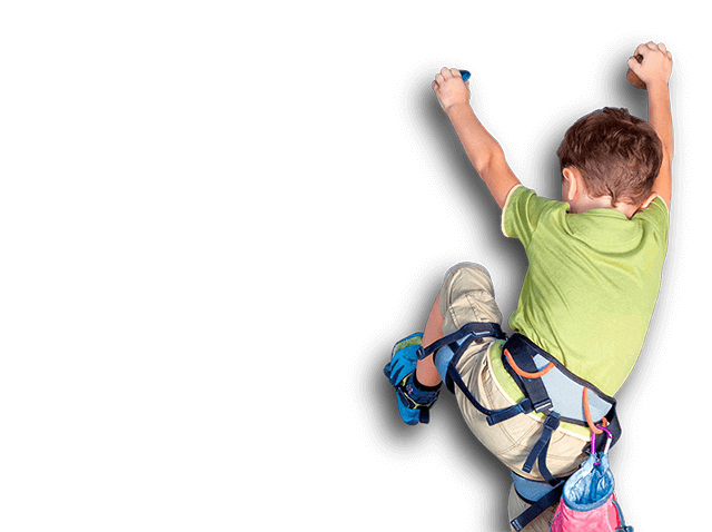 yukarı tırmanan erkek çocuğu